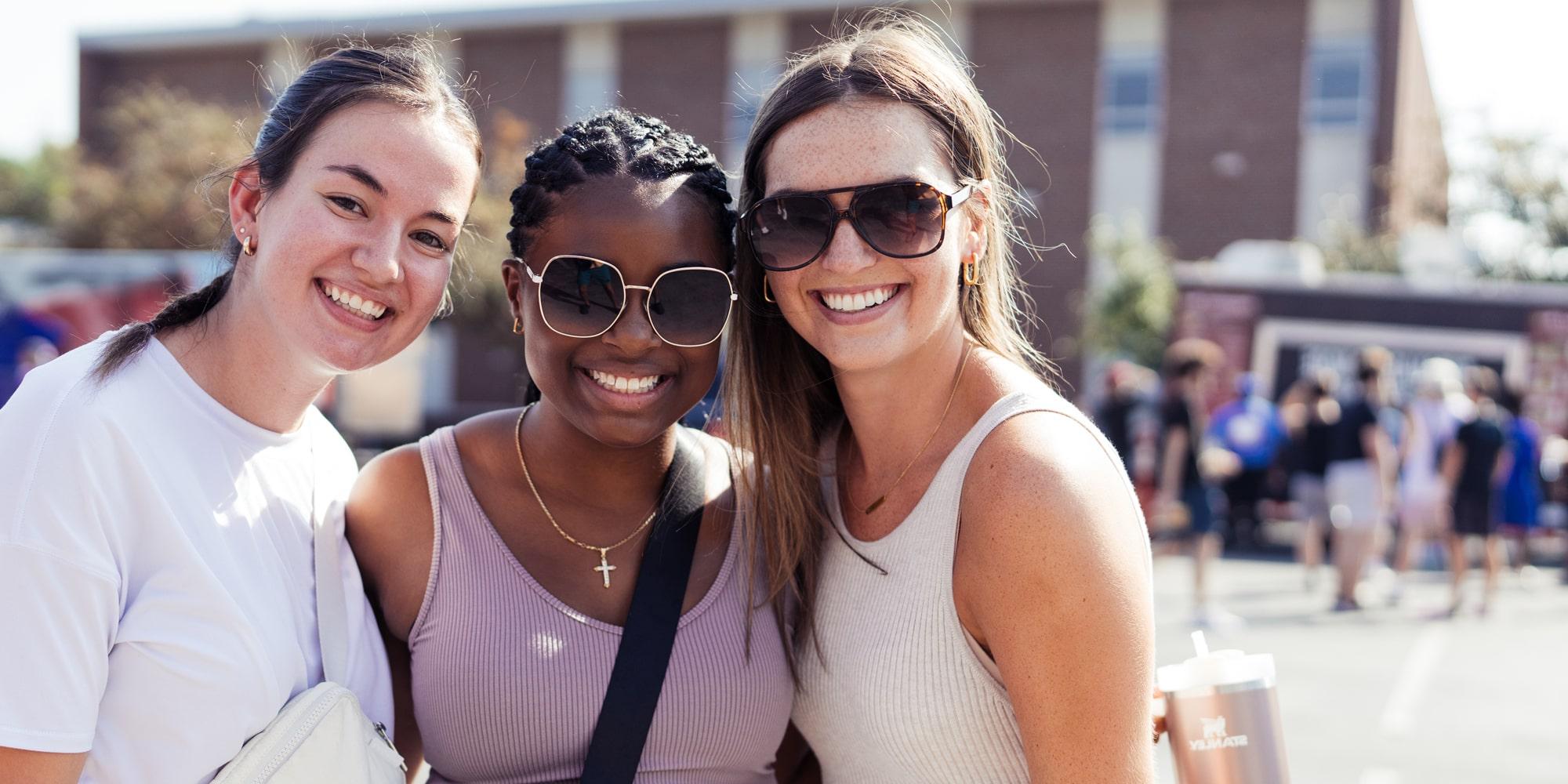 Three Girls At Capapalooza Min